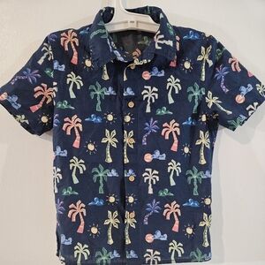 Boy's shirt size 6 years old